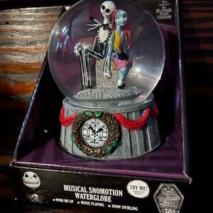 Nightmare Before Christmas Jack & Sally Musical Snowmotion Globe